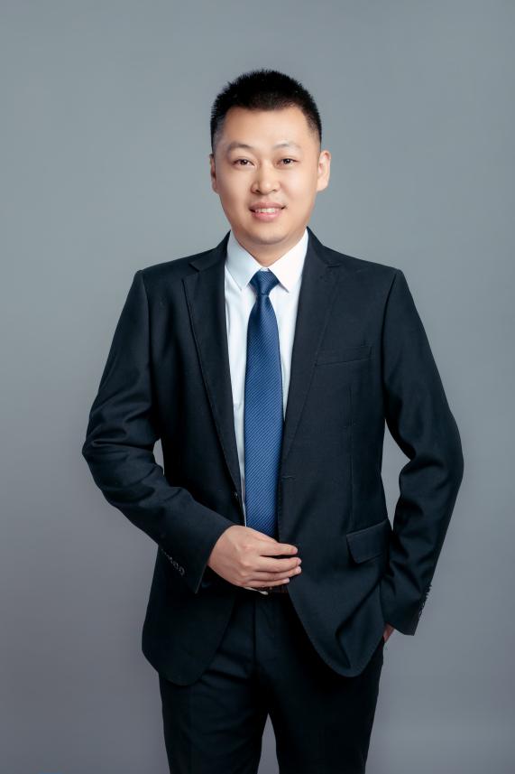 周启红照片